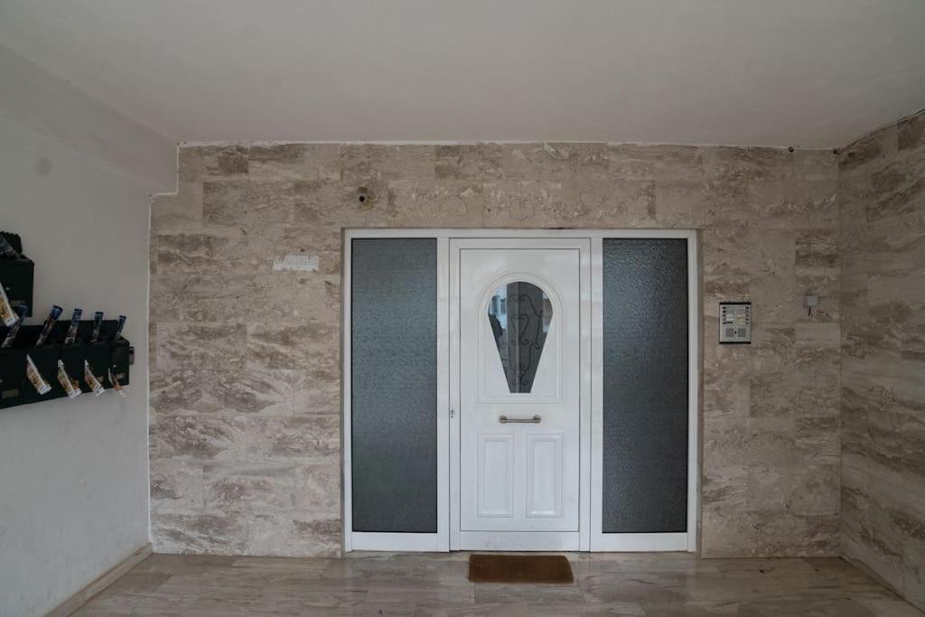 Frida'S Home For 2 In Kozani Bagian luar foto