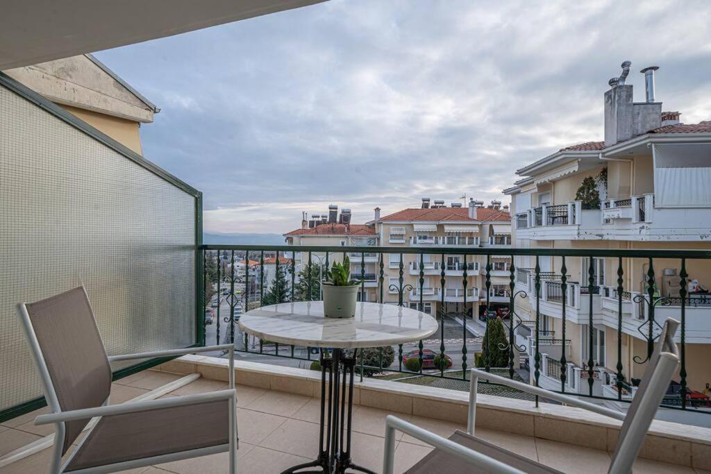 Frida'S Home For 2 In Kozani Bagian luar foto
